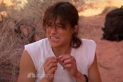 Michelle Rodriguez laidoje „Running Wild with Bear Grylls“