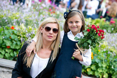 Dukrą Patriciją į pirmą klasę palydėjusi Laura Čepukaitė: „Svarbiausia – kad nebūtų patyčių“