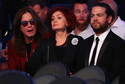 Ozzy Osbourne su žmona Sharon ir sūnumi Jacku