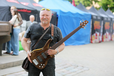 Aleksandras Ivanauskas-Fara kelis metus laukė būtent jam Vokietijoje pagamintos gitaros