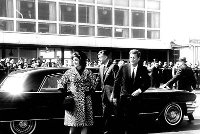 Turbūt dramatiškiausias mados istorijoje paltas, pradėjęs leopardų skerdynes, 1962-ieji