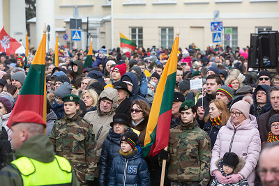 Trijų Baltijos valstybių vėliavų pakėlimo ceremonija Vilniuje, S. Daukanto aikštėje/ Gretos Skaraitienės „ŽMONĖS Foto“ nuotr.