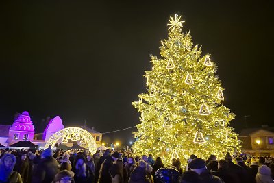 Kėdainių Kalėdų eglės įžiebimo akimirka