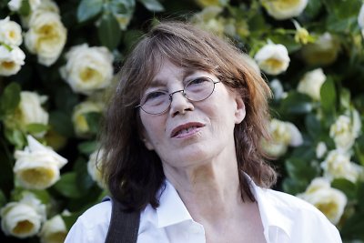 Dėl žiaurumų krokodilų fermose dainininkė Jane Birkin paprašė nebesieti jos vardo su „Hermes“ rankinėmis