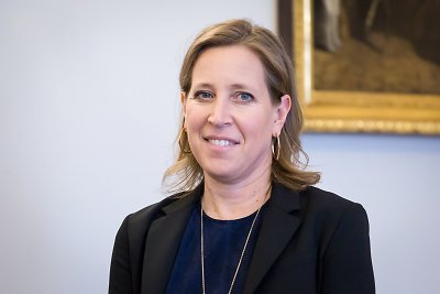 Mirė ilgametė „YouTube“ vadovė Susan Wojcicki: jai buvo 56-eri