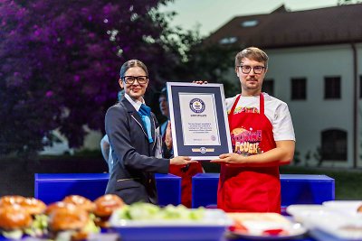 Guinnesso pasaulio rekordų komisijos atstovė ir Paulius Staliorius