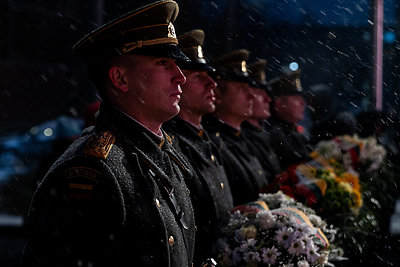 Atminimo laužų uždegimo ceremonija prie Vilniaus televizijos bokšto