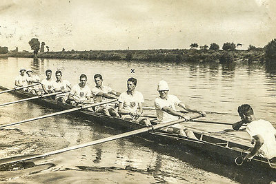 Spockas turėjo puikius fizinius duomenis, buvo 189 centimetrų ūgio. 1924-aisiais Paryžiaus olimpiadoje jis laimėjo aukso medalį ir šį pasiekimą vertino labiau nei vaikų auklėjimo teoriją