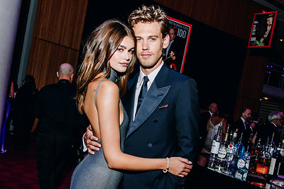 Kaia Gerber ir Austinas Butleris „TIME100 Gala“ renginyje Niujorke 2023-iaisiais / Getty nuotrauka