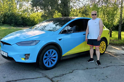 Su išskirtine „Tesla“ teko atsisveikinti – okupantai ją sudegino