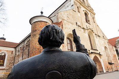 Naujos skulptūros prie Pranciškonų bažnyčios