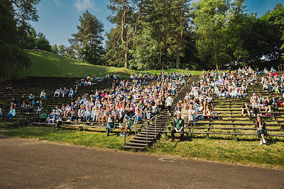 Kalnų parke atidarytas festivalis jaunimui „Kinas po žvaigždėmis. Junior“