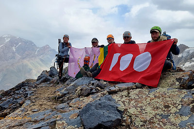 Lietuvos alpinistų senjorų klubo nariai įkopė į Vilniaus viršukalnę Tadžikistane