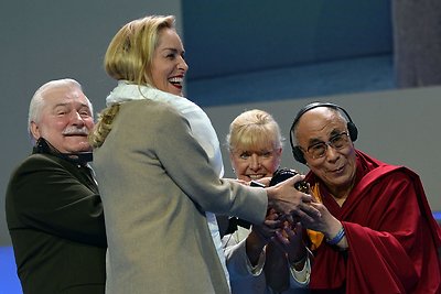 Lechas Walesa, Sharon Stone ir Dalai Lama