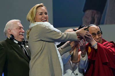 Lechas Walesa, Sharon Stone ir Dalai Lama