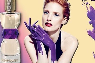 Raudonplaukė aktorė Jessica Chastain pasirinkta nauju „Yves Saint Laurent“ kvepalų veidu