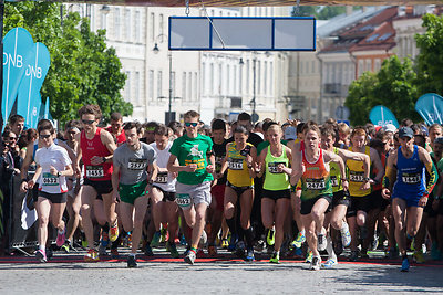 Vilniaus Senamiesčio gatvėse – minia bėgikų