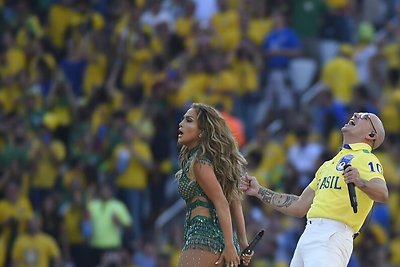 Jennifer Lopez ir Pitbull pasirodymas 2014-ųjų pasaulio futbolo čempionato atidarymo ceremonijoje