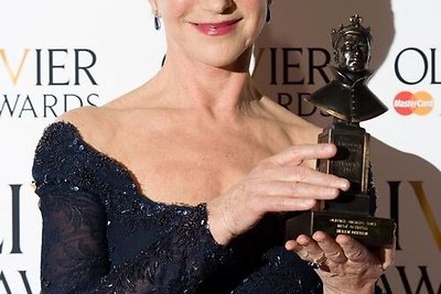 Helen Mirren sutriko sužinojusi, kad jos konfliktas su būgnininkais buvo nufilmuotas