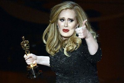 Adele pasidalino savo nerūpestingos vaikystės nuotraukomis