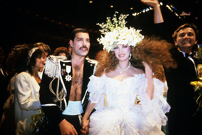 Freddie Mercury ir Jane Seymour (1985 m.)