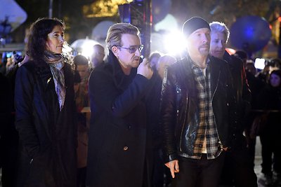 „U2“ prie „Bataclan“ koncertų salės