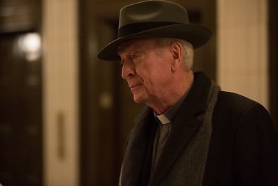 Michaelas Caine'as filme „Paskutinis raganų medžiotojas“