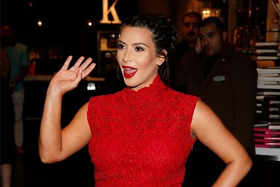 Pirmą kartą po gimdymo Kim Kardashian pasirodys savo mamos Kris Jenner pokalbių laidoje