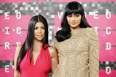 Kourtney Kardashian ir Kylie Jenner