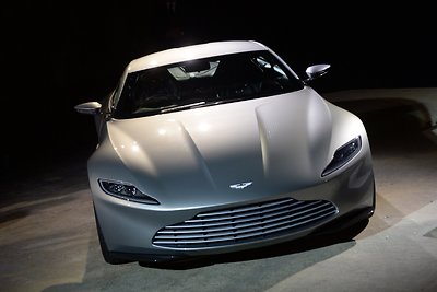 Džeimso Bondo automobilis „Aston Martin DB-10“