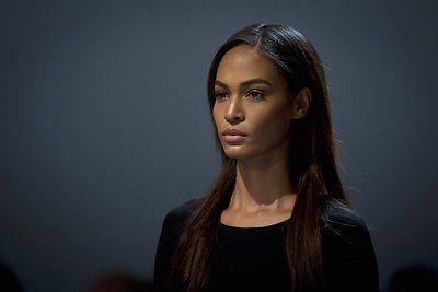 Joan Smalls „Versus“ kolekcijos pristatyme