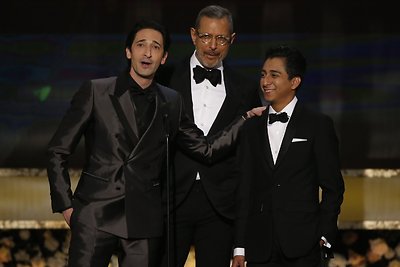 Adrienas Brody, Jeffas Goldblumas ir Tony Revolori