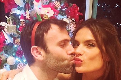 Alessandra Ambrosio su sužadėtiniu Jamie Mazuru