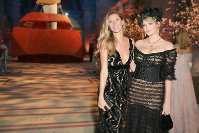 Gisele Bundchen ir Kate Upton