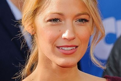 Tobula moteris anot moterų turėtų turėti Blake Lively nosį