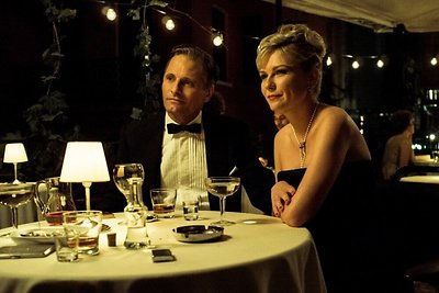 Kirsten Dunst ir Viggo Mortensenas filme „Apsimetėlis, sukčius ir dama“