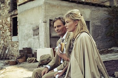 Kirsten Dunst ir Viggo Mortensenas filme „Apsimetėlis, sukčius ir dama“