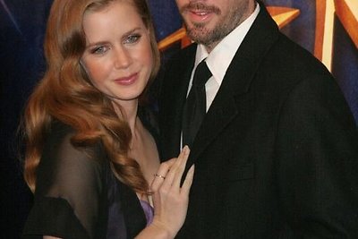 Amy Adams su sužadėtiniu Darrenu Le Gallo