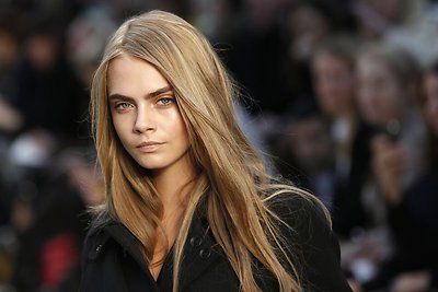 Manekenė Cara Delevingne tapo naujuoju „Saint Laurent“ veidu