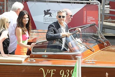 George'as Clooney ir Sandra Bullock Venecijos kino festivalyje