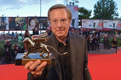 Venecijos kino festivalio apdovanojimas už gyvenimo pasiekimus įteiktas „Egzorcisto“ kūrėjui Williamui Friedkinui