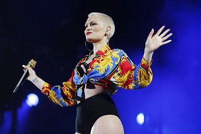 Dainininkė Jessie J pasitraukė iš muzikinio šou „The Voice“