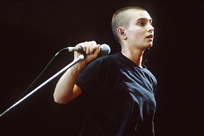 Sinead O'Connor (1990 m.)