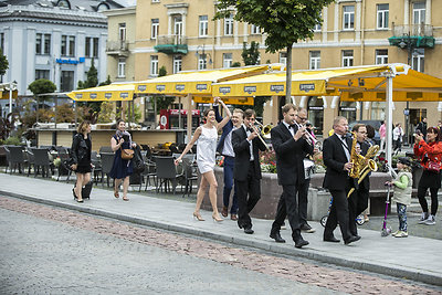 Ados Jonušės ir Martino Ebelingo vestuvių eisena