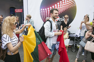 Vaidas Baumila ir Monika Linkytė „Eurovizijos“ kaimelyje susitiko su lietuviais