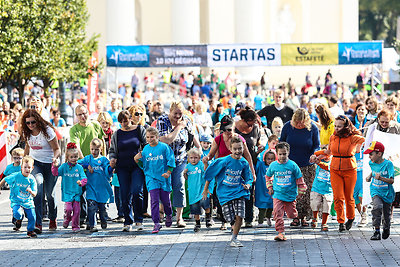 UNICEF vaikų bėgimo akimirka