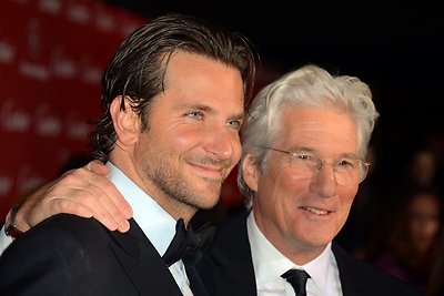 Bradley Cooperis (kairėje) ir Richardas Gere'as