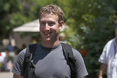 Markas Zuckerbergas prasitarė, dėl kokios jo negalios „Facebook“ yra mėlynos spalvos