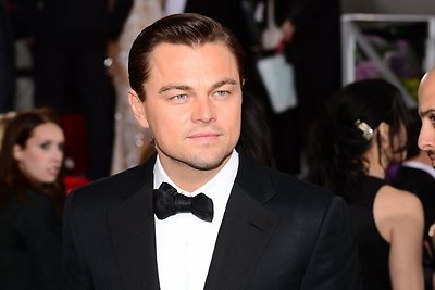 Leonardo DiCaprio labdaros aukcione nusipirko dieną su buvusiu JAV prezidentu Billu Clintonu