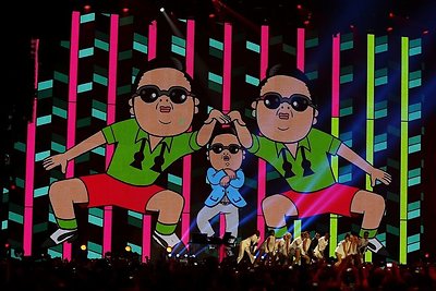 Atlikėjo Psy dainos „Gangnam Style“ vaizdo klipas artėja prie milijardo peržiūrų ribos